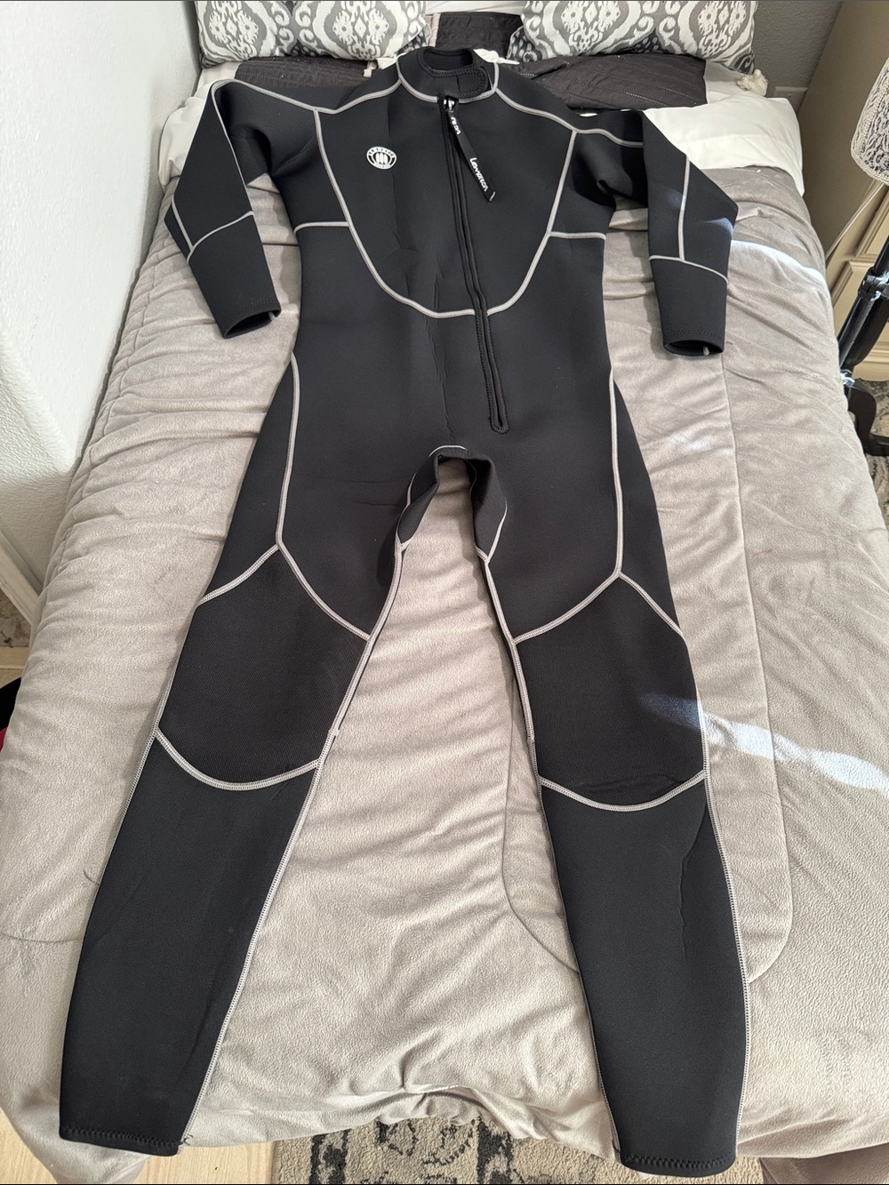 Lemorecn men’s snorkeling 3MM Black One-Piece Wetsuit - Durable Neoprene Sz L